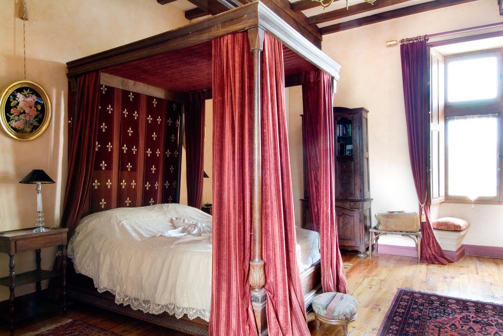 Bed and Breakfast Chateau De La Roche Martel Roiffé Zimmer foto