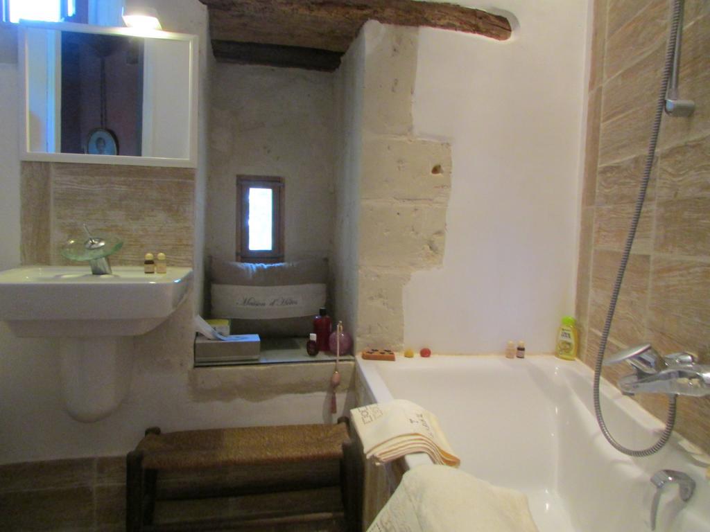 Bed and Breakfast Chateau De La Roche Martel Roiffé Zimmer foto